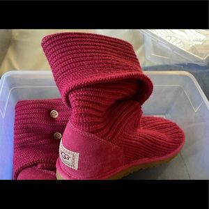 Ugg’s classic Cardy raspberry